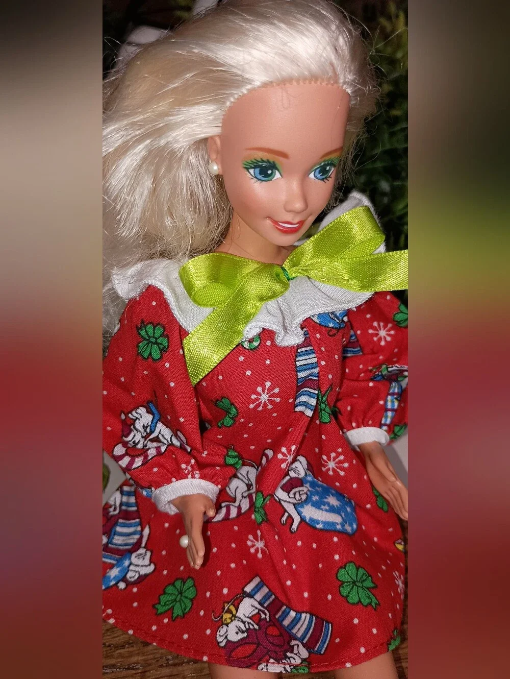 Barbie 1994 Holiday Dreams Doll